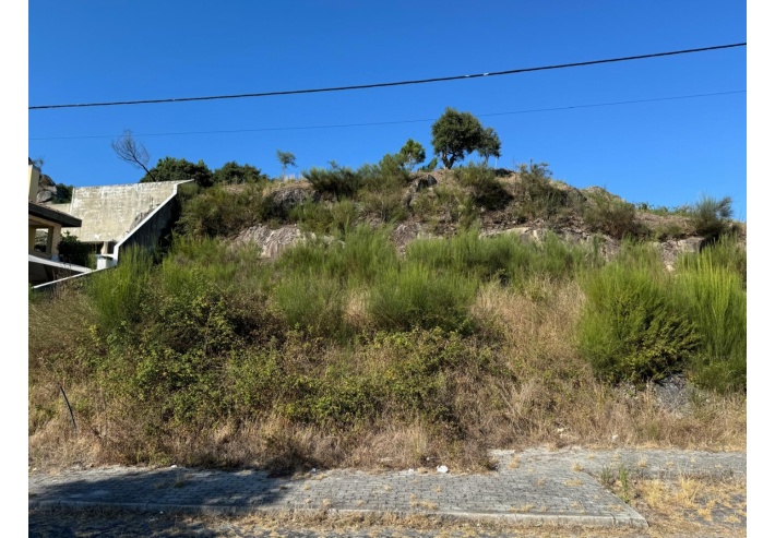 Lote p/construção de Moradia em Serreleis