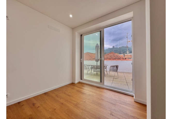 Apartamento T2 com Terraço Privado no Centro da Cidade