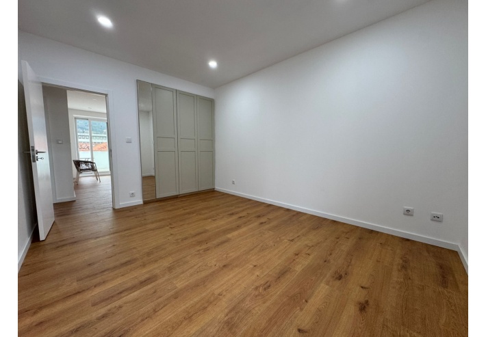 Apartamento T2 com Terraço Privado no Centro da Cidade